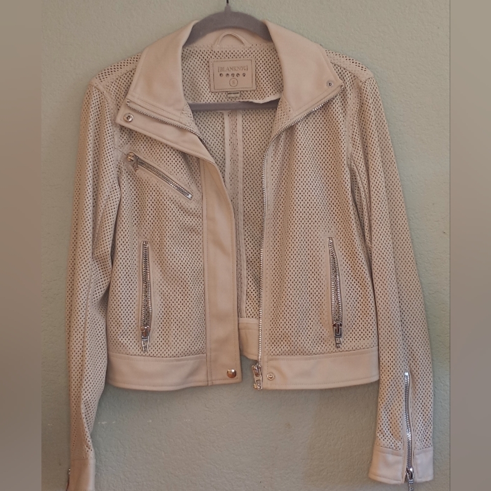 BLANK NYC Anthropologie Cream Laser Cut Faux Leather Boho Moto Bikercore Jacket - Picture 6 of 11